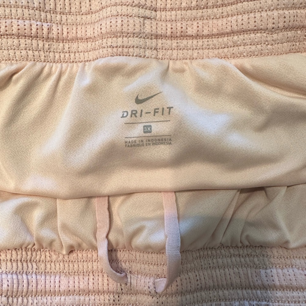 Nike Women's Shorts in Mauve and Peach - Picture 5 of 5